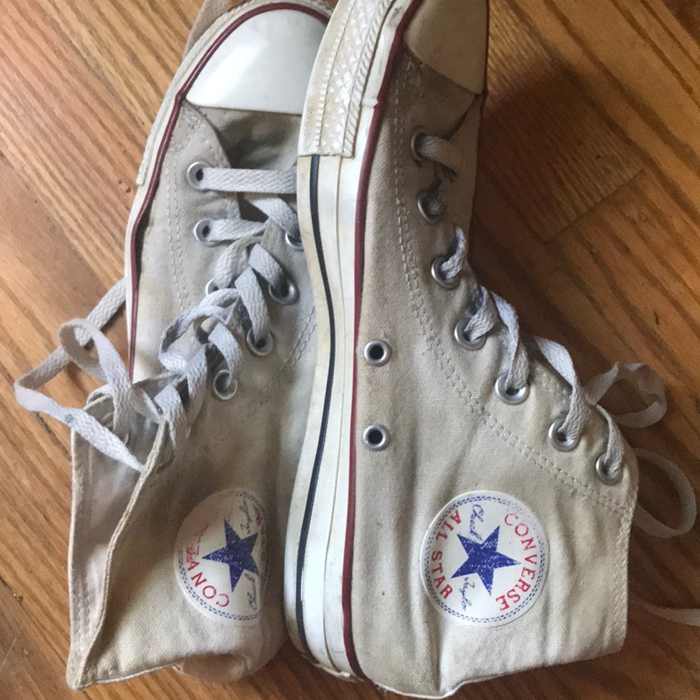 White converse sneakers